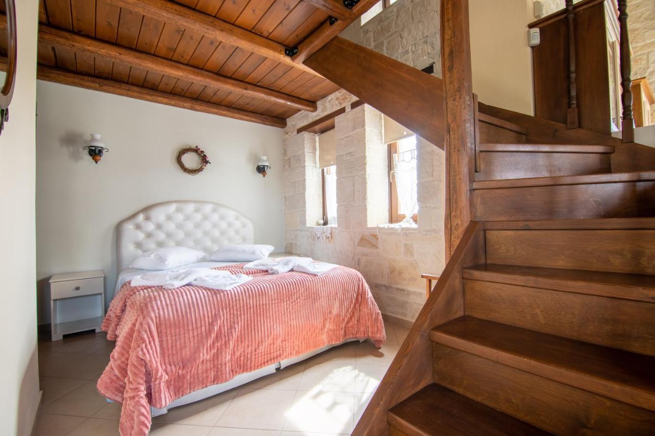 Kritamos Villa & Apartments Kamilari Bagian luar foto