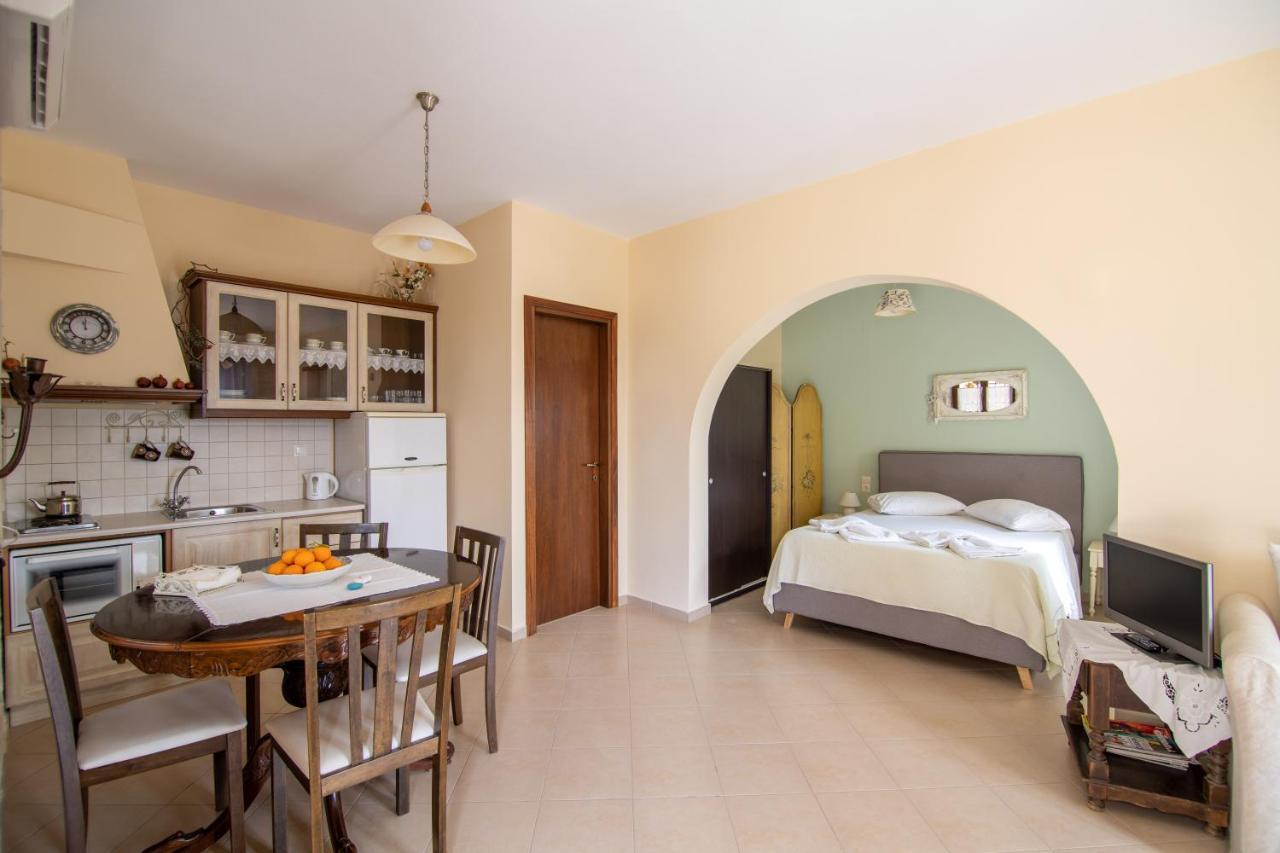 Kritamos Villa & Apartments Kamilari Bagian luar foto