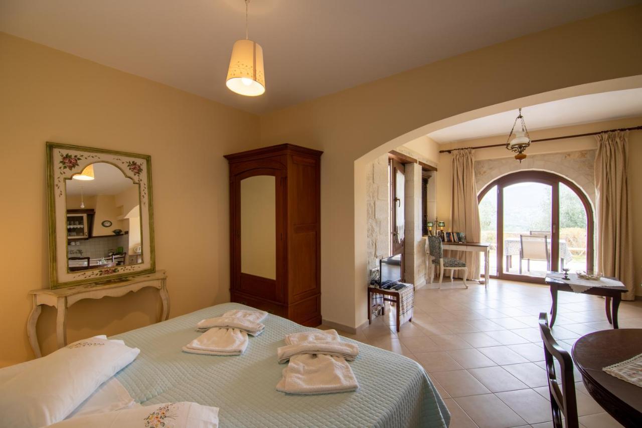 Kritamos Villa & Apartments Kamilari Bagian luar foto