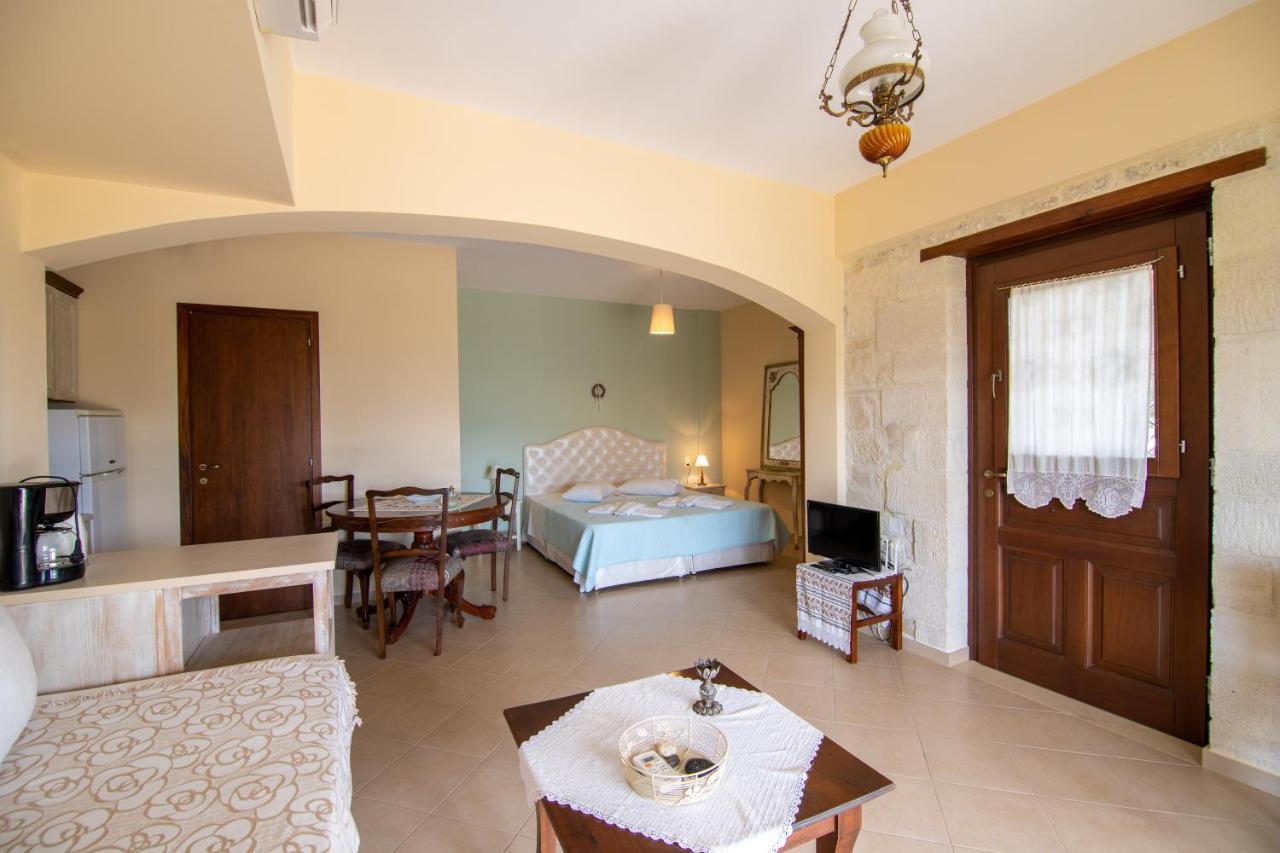 Kritamos Villa & Apartments Kamilari Bagian luar foto
