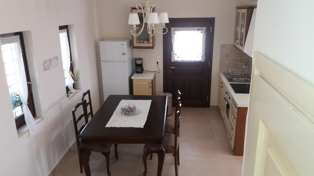 Kritamos Villa & Apartments Kamilari Bagian luar foto